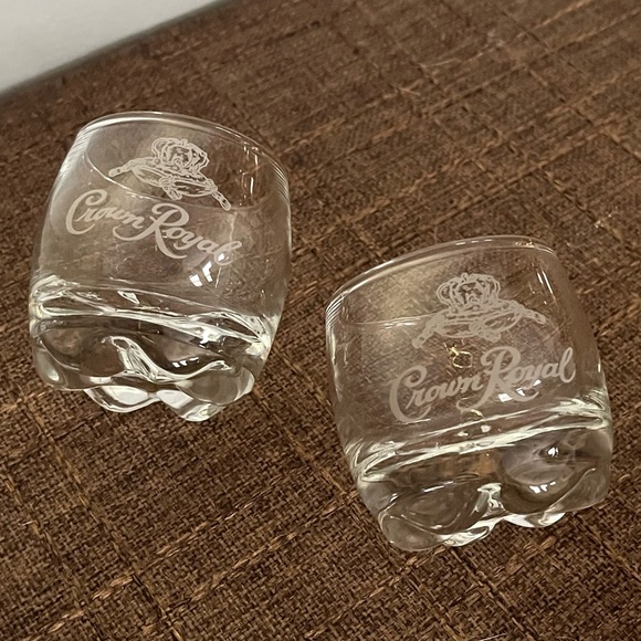 2 Crown Royal vintage shot glasses - Picture 2 of 7